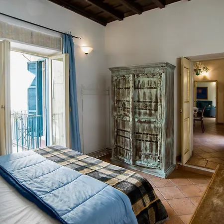 Trevi Fountain Apartment-2
